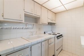 Building Photo - 4200 NW 3rd Ct