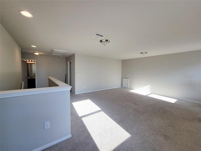 Building Photo - 13925 Heywood Dr