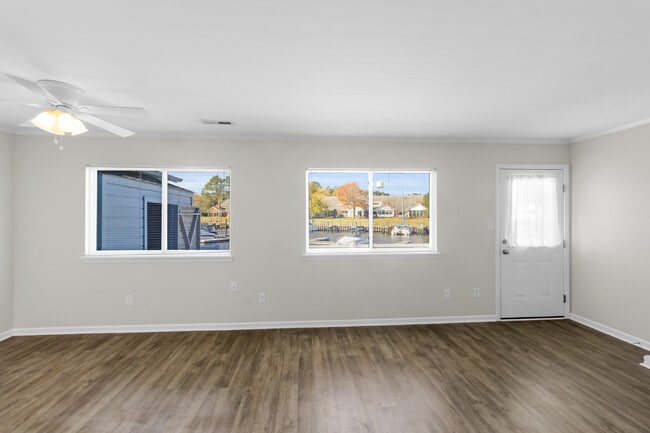 Building Photo - 18 Harbour Walk Townhouses