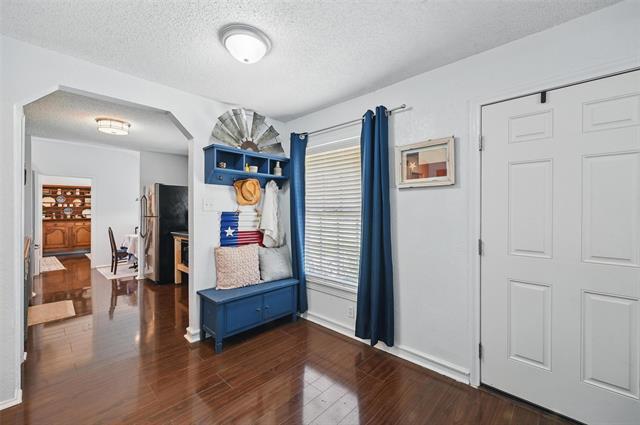 Building Photo - 5213 Lovell Ave