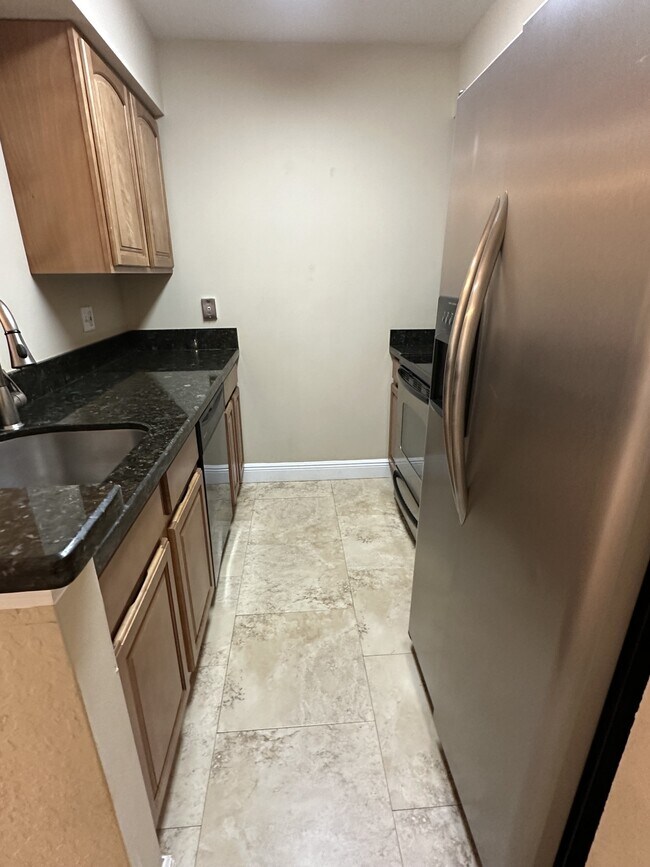 Building Photo - 2851 N Oakland Forest Dr