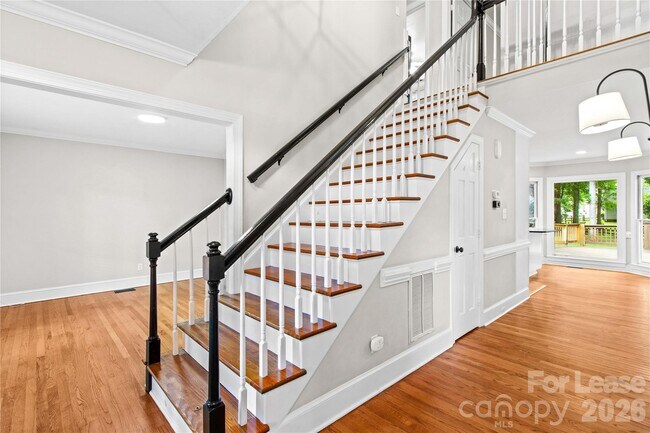 Building Photo - 9033 Pennyhill Dr