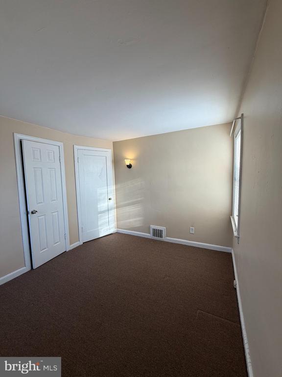 Building Photo - 973 S Olden Ave