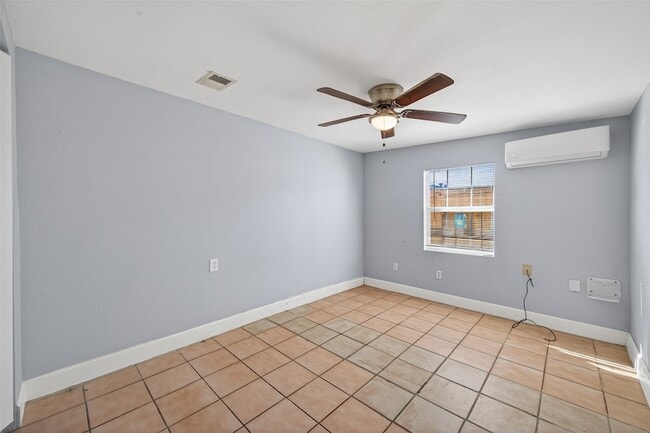 Building Photo - 7454 Navidad Rd