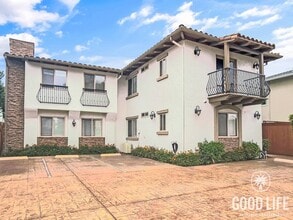 Building Photo - Gorgeous 2B/1.5BA Condo in the Heart of Normal Heights!