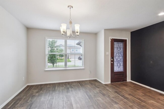 Building Photo - 8414 Aster Gln Wy