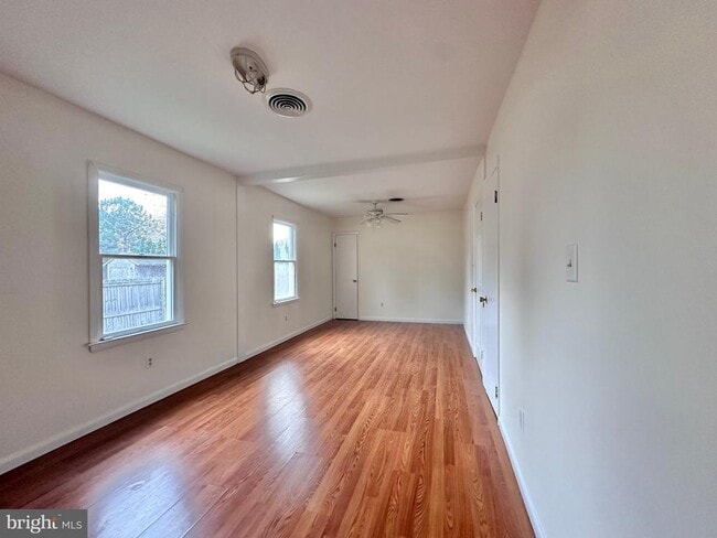 Building Photo - 106 Lee St