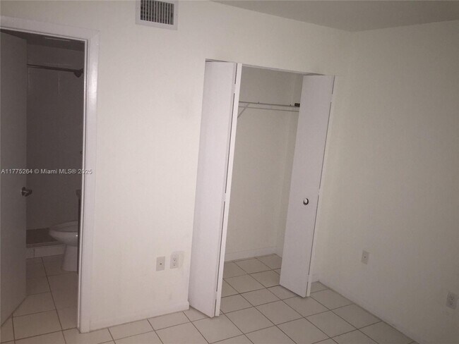 Building Photo - 2575 SW 27th Ave