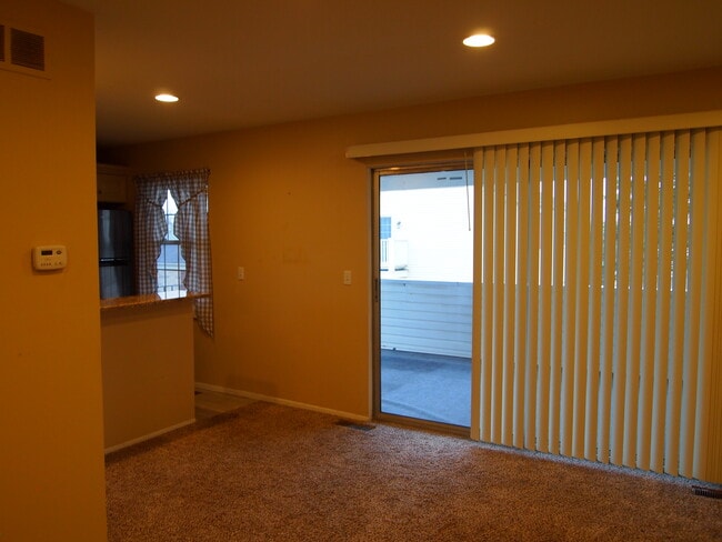 Building Photo - 187 Neptune Dr