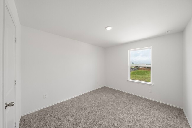 Building Photo - 807 Brazos Trl