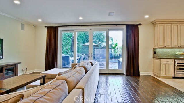 Building Photo - 4461 Stern Ave