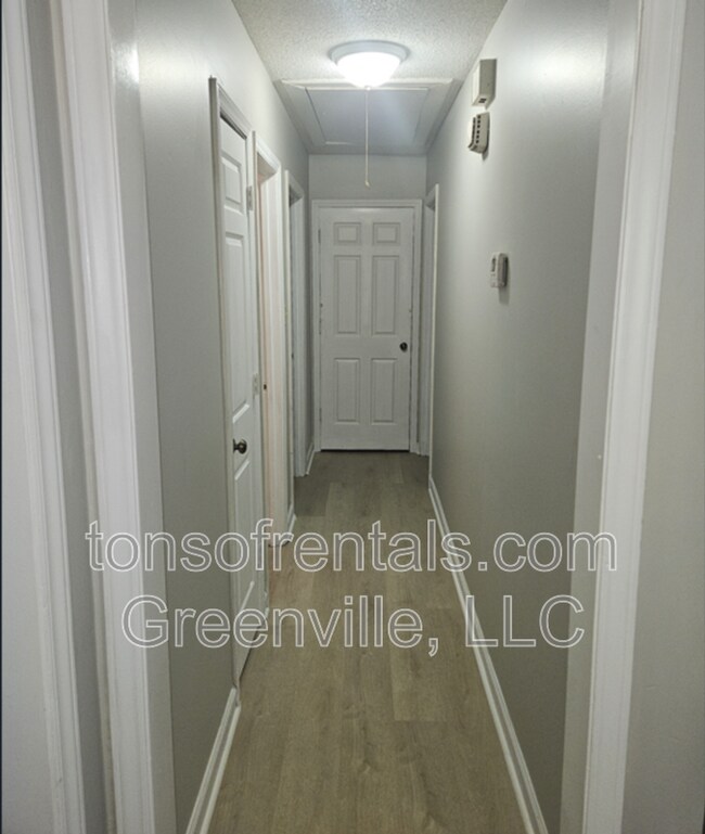 Building Photo - 182 Hidden Hill Rd