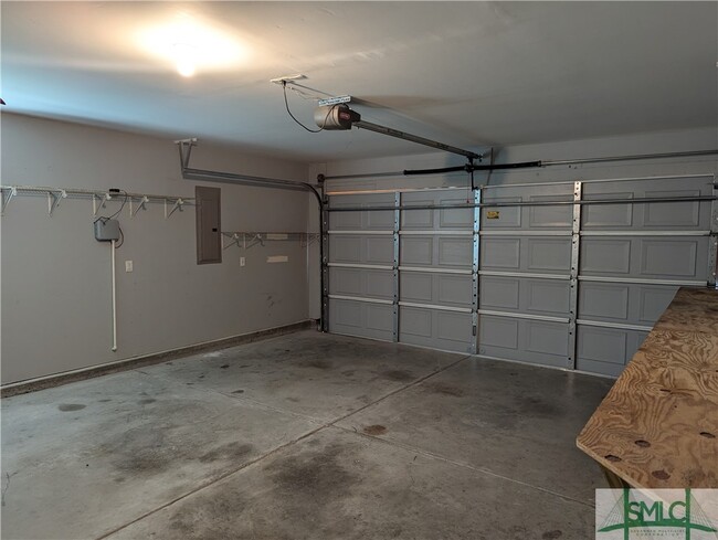 Building Photo - 325 Windmill Dr