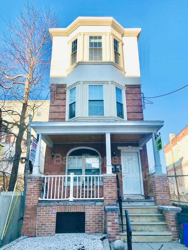 Primary Photo - 4255 Sansom St