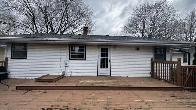 Building Photo - 3535 Robey Ave