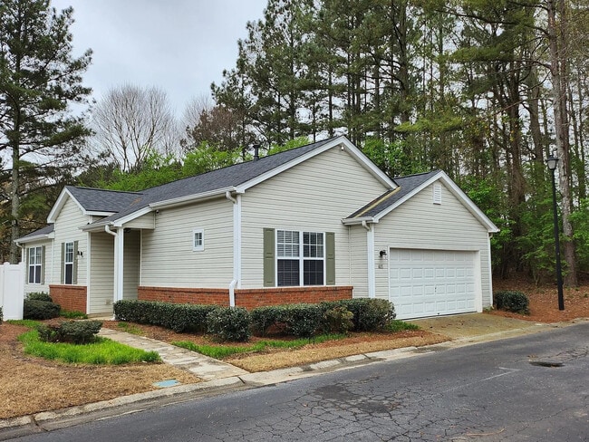 Building Photo - Room in House on Harmony Ct