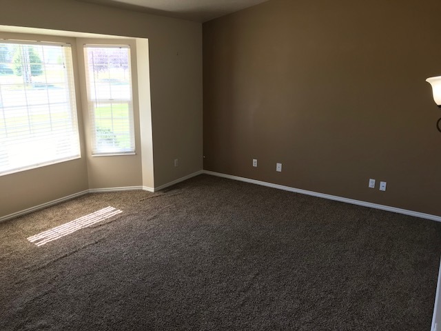 Building Photo - Beautiful home in Clinton with sport pad a...
