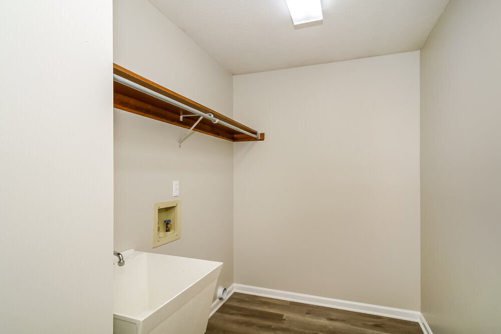 Building Photo - 5349 Tracey Jo Rd