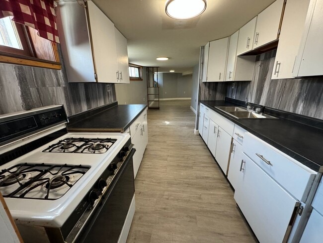 Primary Photo - 1728 S 7th St