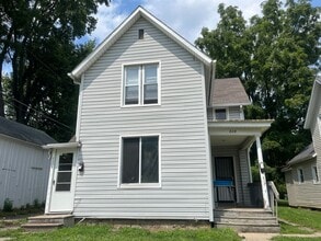 Building Photo - 828 Huestis Ave