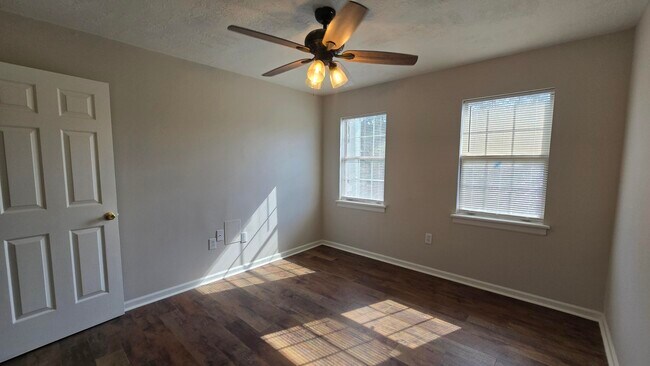 Building Photo - 123 Moss Creek Dr