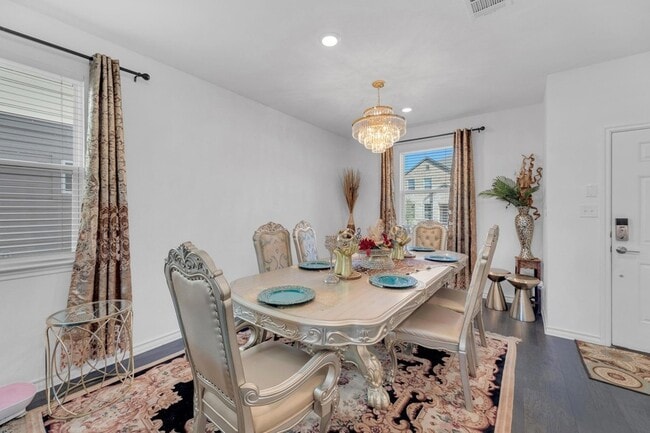 Building Photo - 112 Gracie Wy