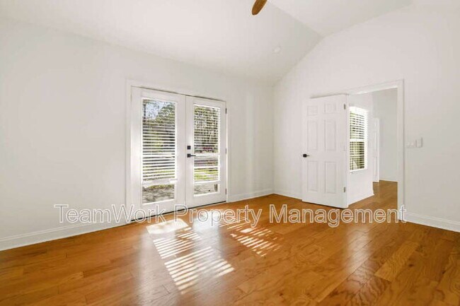 Building Photo - 1127 Snap Dragon Ct