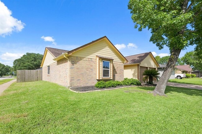 Building Photo - 6934 Renfro Dr