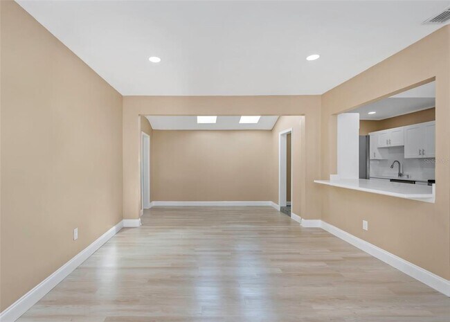 Building Photo - 4622 W El Prado Blvd