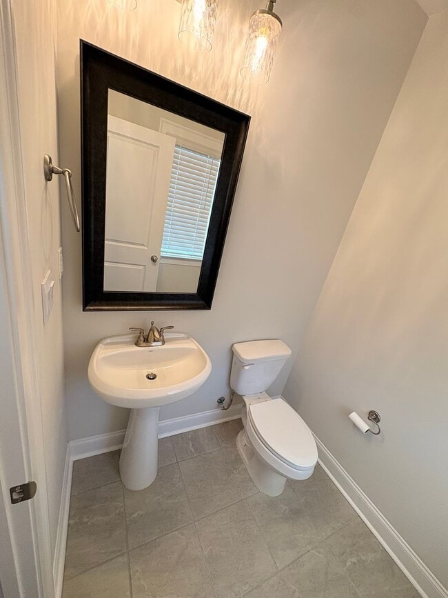 Building Photo - 117 Alva Ct