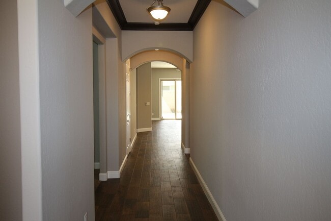 Building Photo - 1829 E Bella Rosa Ave
