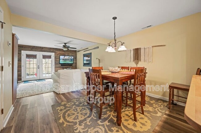 Building Photo - 246 Stefan Dr