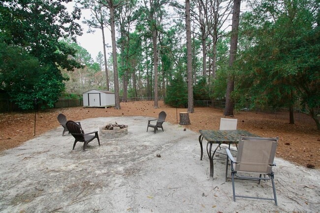 Building Photo - 520 N Hale St