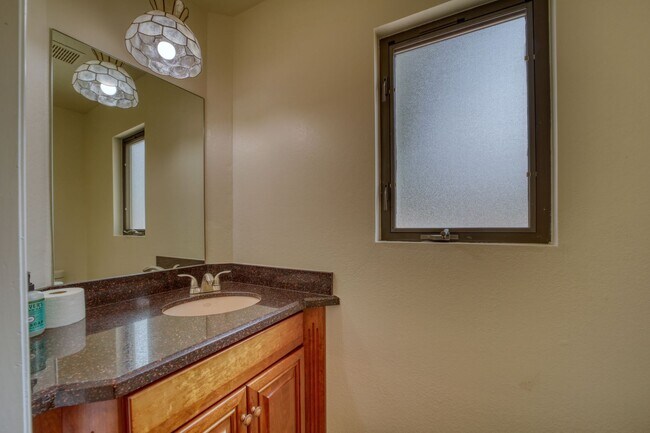Building Photo - Beauty on Bowstring Drive