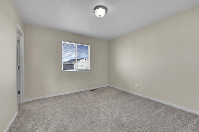 Building Photo - $2,650.00 - 6 Bedrooms, 3.5 Bathrooms, Single Family Home in Colorado Springs with Fenced Yard!