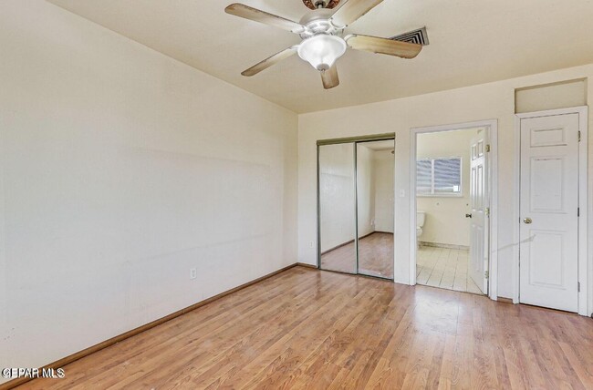 Building Photo - 304 5th St