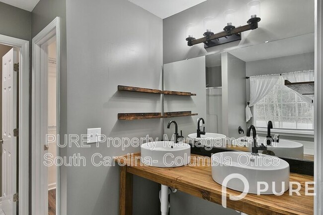 Building Photo - 134 Vermillion Dr