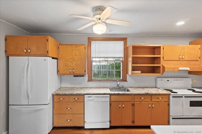 Building Photo - 8 Arlington Heights