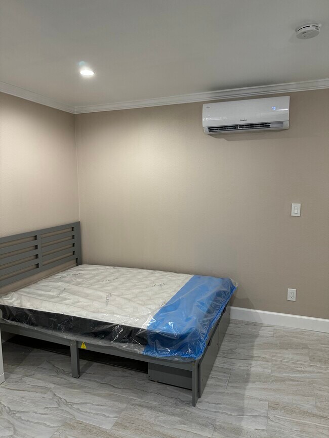 Building Photo - 869 Honolulu Woods Ln