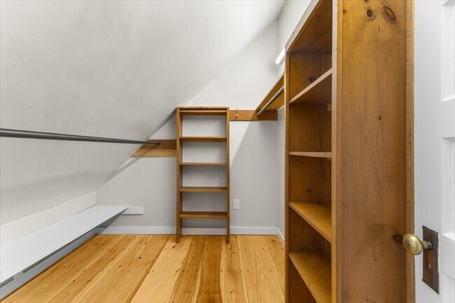 Building Photo - 1 Samoset Ave