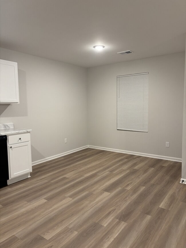 Building Photo - 3281 Madewell St