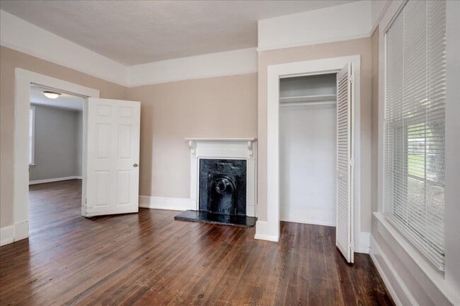 Building Photo - 2034 Fenwick St