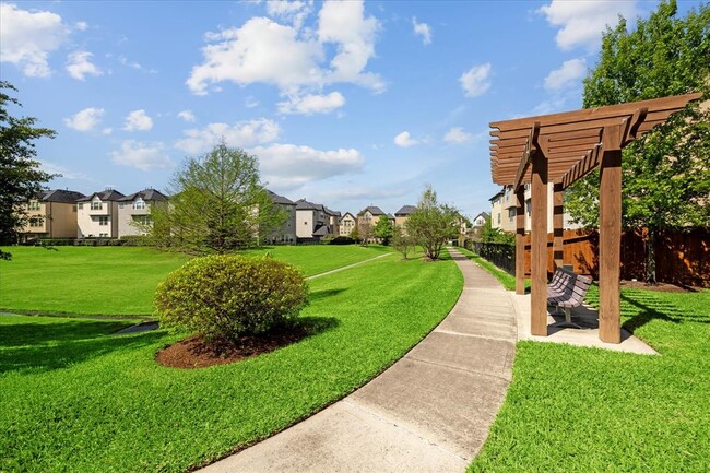 Building Photo - 10208 Spring Shadows Park Cir