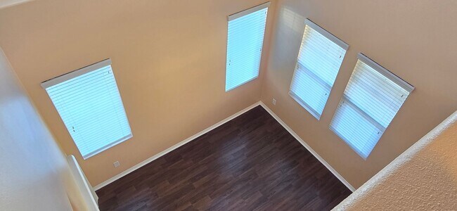 Building Photo - Beautifully maintained 2-bedroom, 2.5-bath with Loft • 1,504 sqft & 2-car garage.