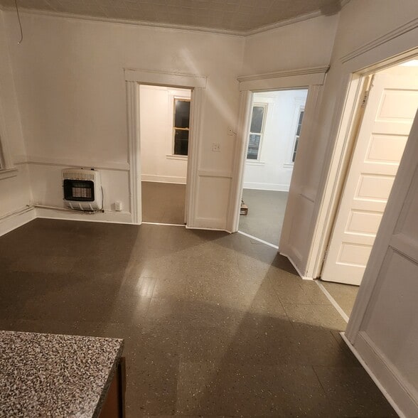 Building Photo - 13 Brinkerhoff Pl