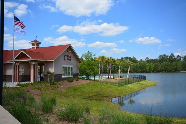 Building Photo - 45 Crystal Lake Dr