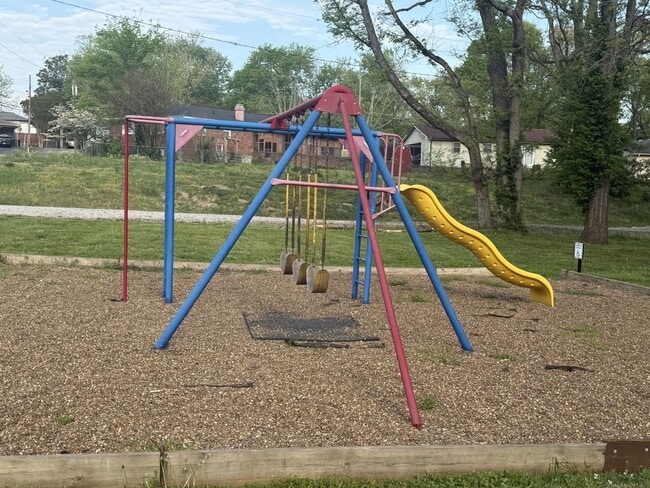 Building Photo - 3611 Bahama Dr