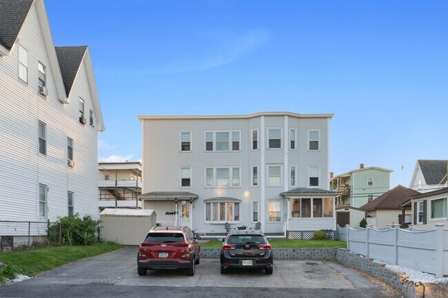 Building Photo - 462 Dubuque St