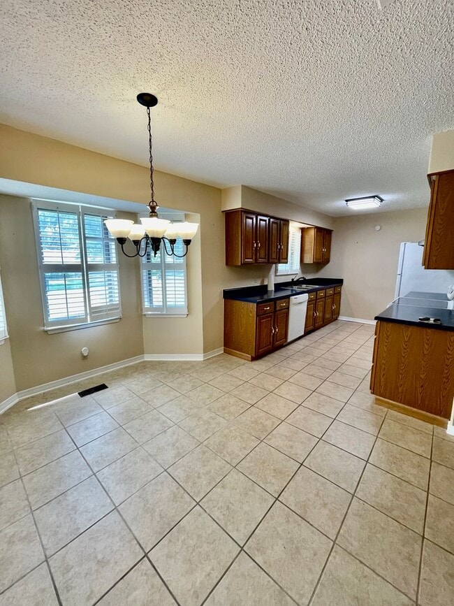 Building Photo - Charming Rental in Broken Arrow 3BD 2BA 2 Car Grg