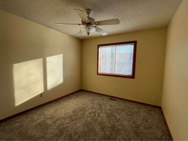 Building Photo - 768 Manor St